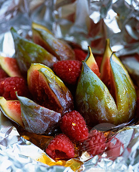 Baked Figs with Raspberries