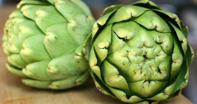 Steamed Artichokes with Bagna Cauda