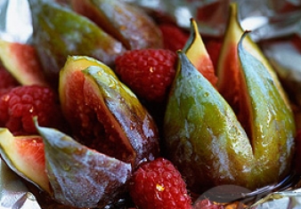 Baked Figs with Raspberries