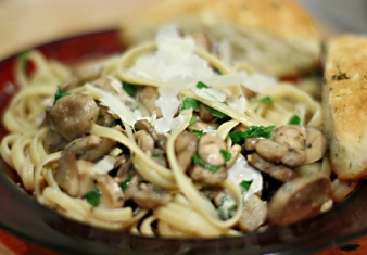 Mushroom linguine